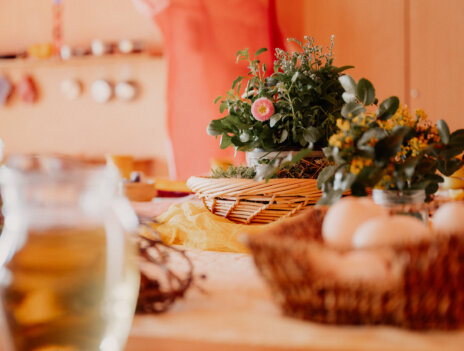 Blumendeko mit Eiern_Kifaz-content_parzival-zentrum-karlsruhe