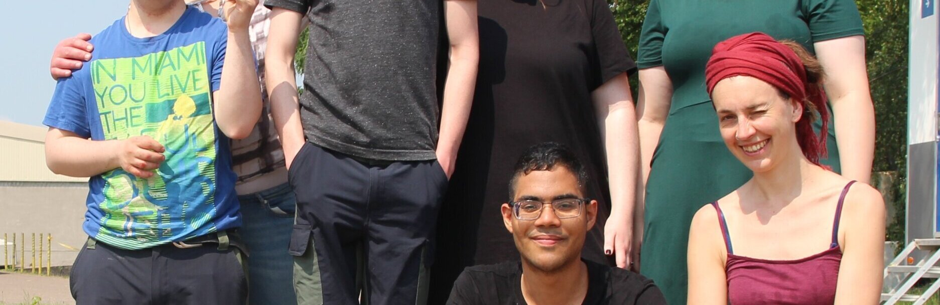 Gruppenbild-tagesstruktur-standortkachel-lebens-und werkgemeinschaft-parzival-zentrum-karlsruhe Gruppenbild-tagesstruktur-standortkachel-lebens-und werkgemeinschaft-parzival-zentrum-karlsruhe