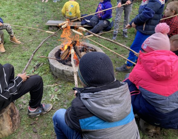 Lagerfeuer_nachmittag-ferienbetreuung-parzival-zentrum-karlsruhe