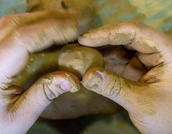 tonhände-therapie-parzival-zentrum-karlsruhe tonhände-therapie-parzival-zentrum-karlsruhe
